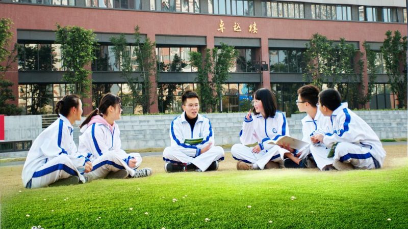 电子加工材质选择：揭秘影响性能的关键因素